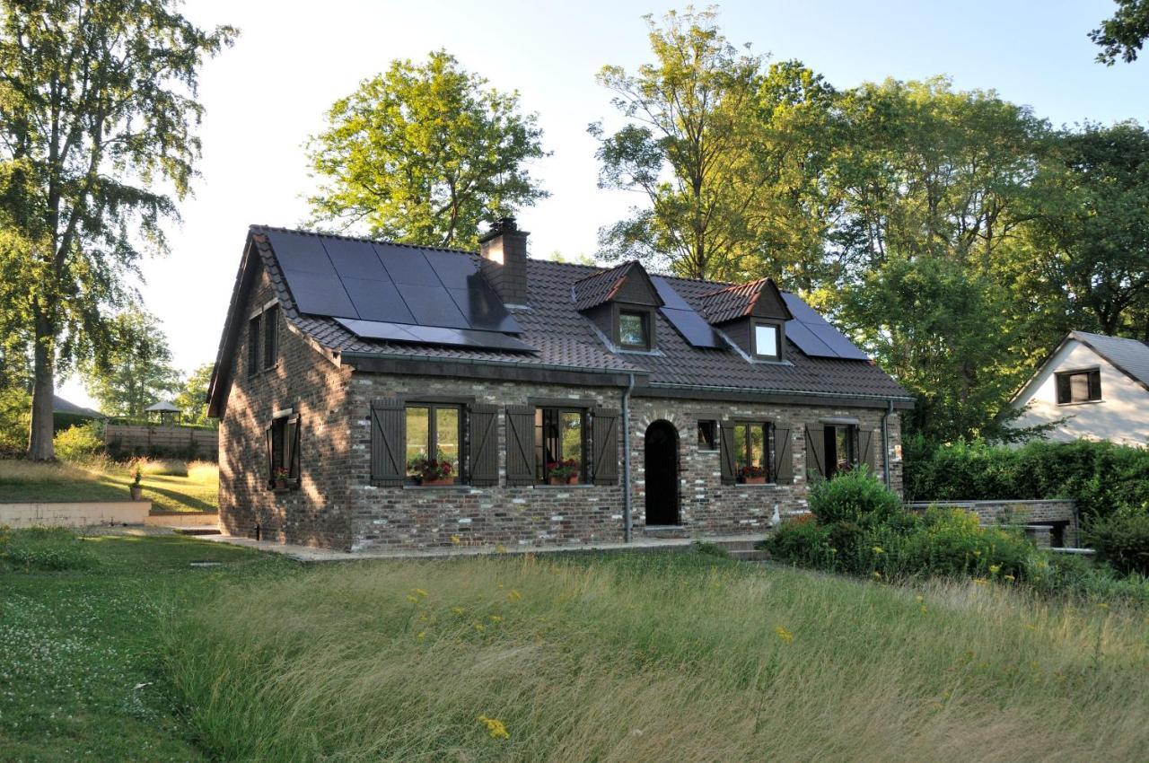 Tres Belle Villa 4 Facades Dans Quartier Vert Et Arbore - 5 Kms De Namur Exteriör bild